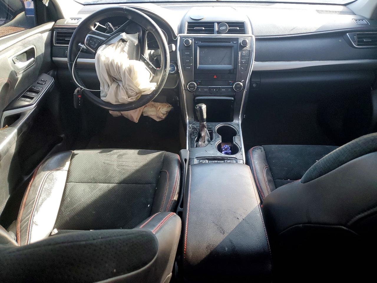 2017 TOYOTA CAMRY photo 8