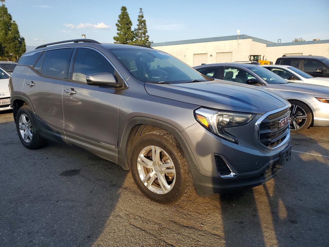 2018 GMC TERRAIN SLE photo 4
