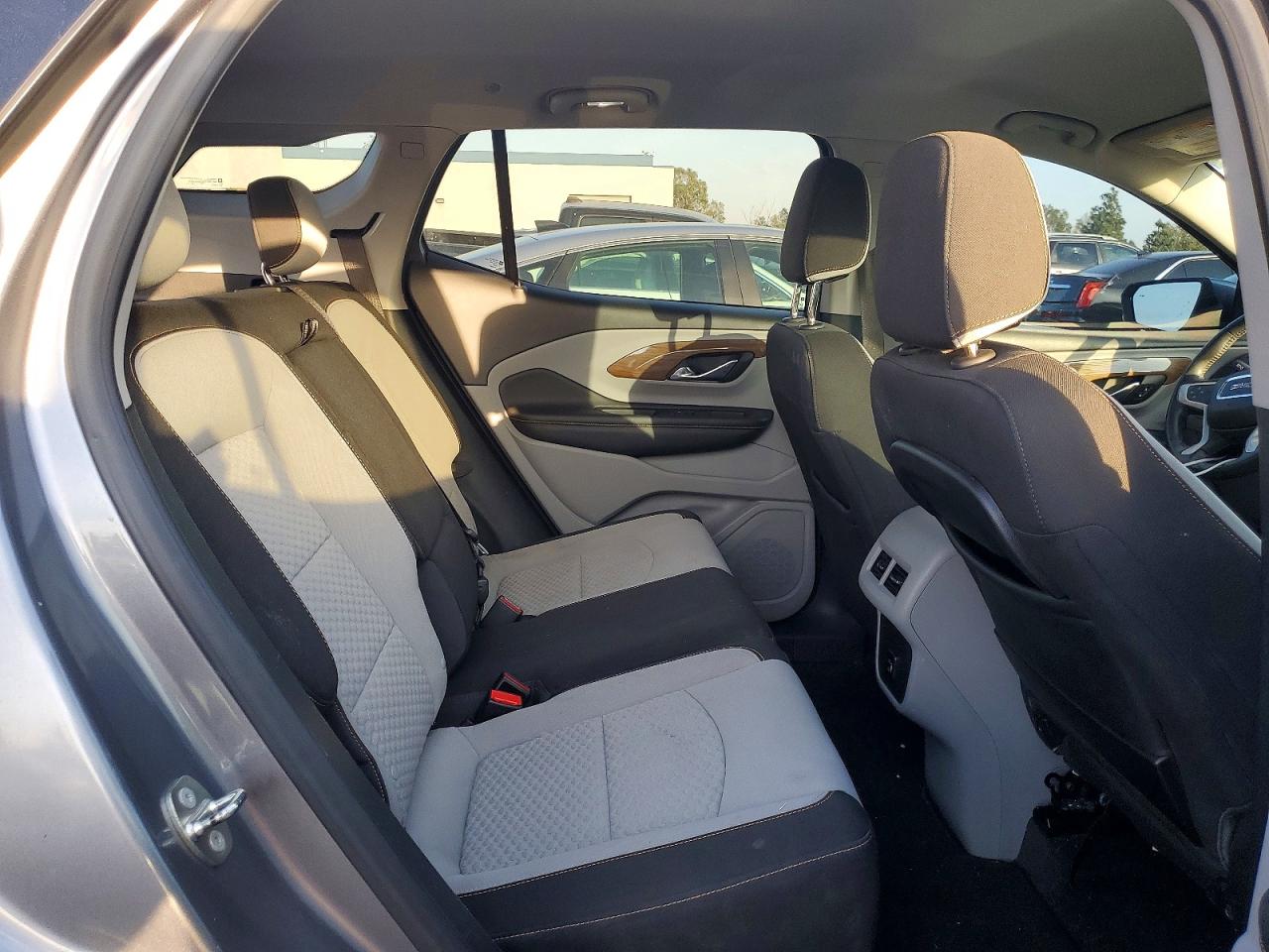 2018 GMC TERRAIN SLE photo 10