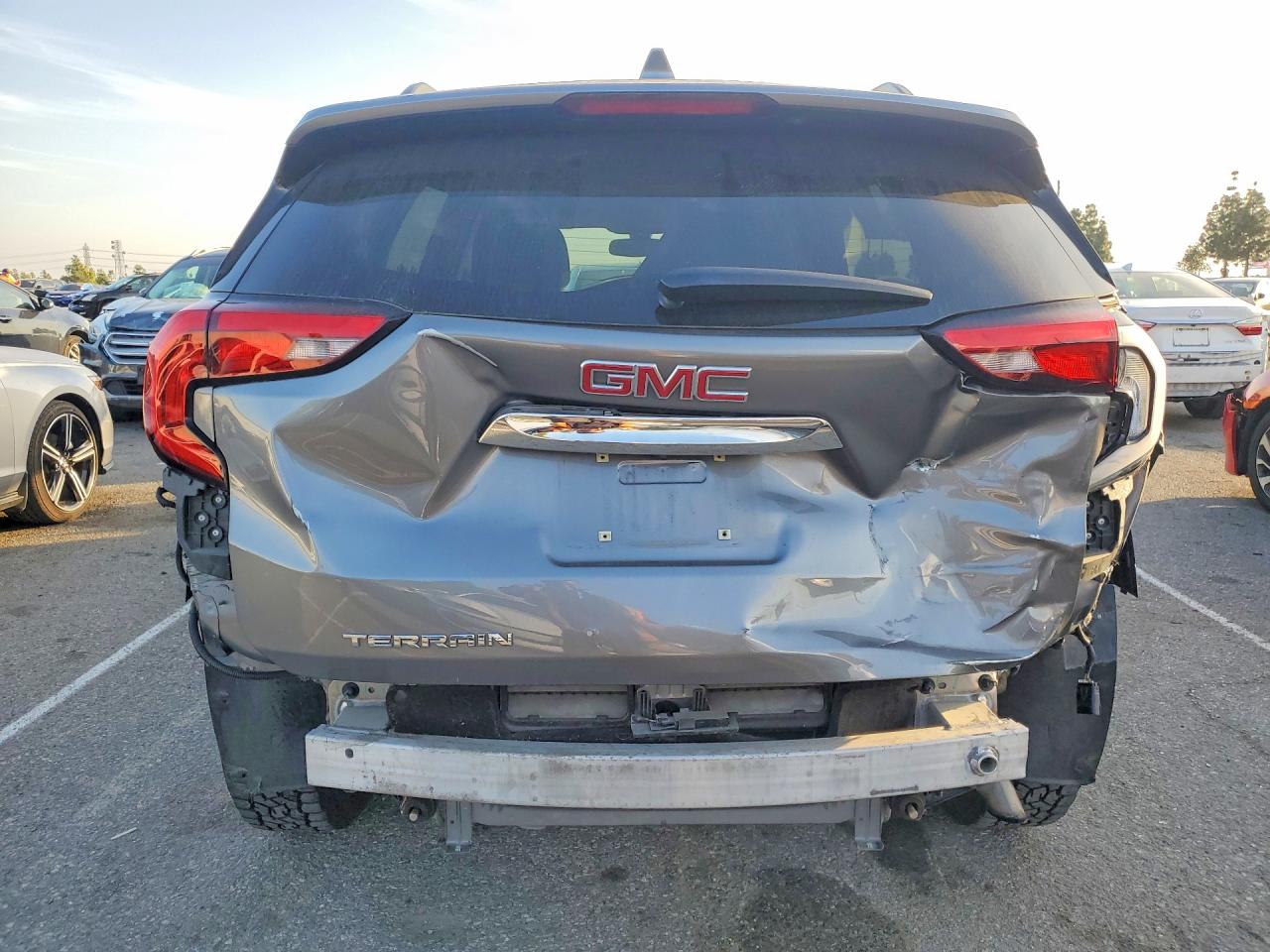 2018 GMC TERRAIN SLE photo 6