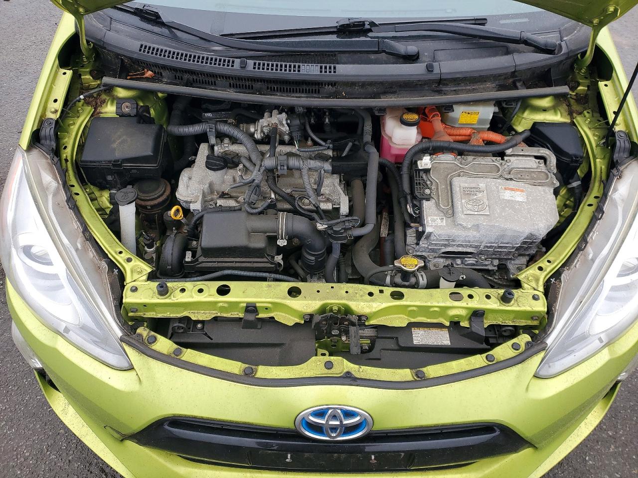 2015 TOYOTA PRIUS C photo 21