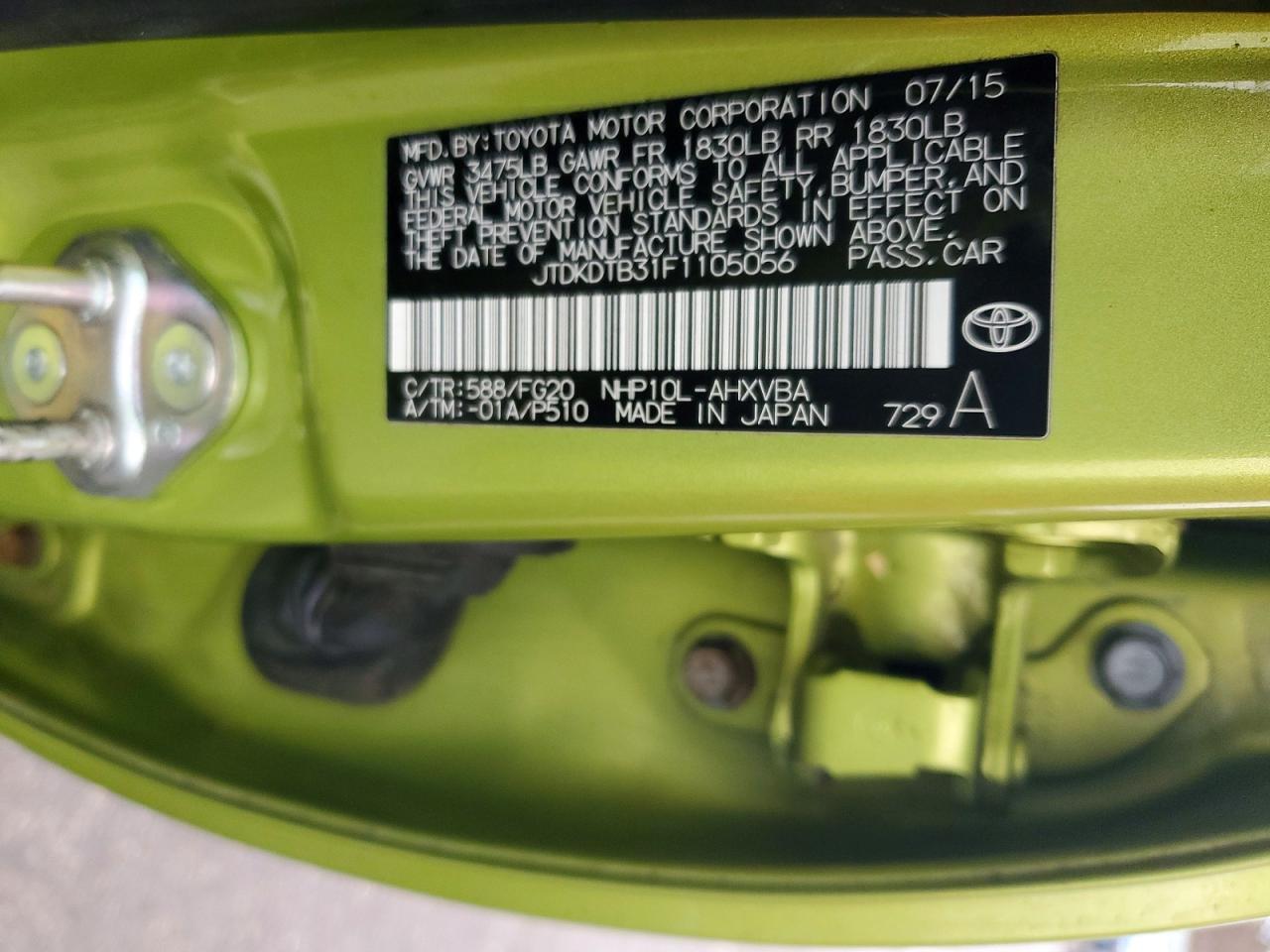 2015 TOYOTA PRIUS C photo 25