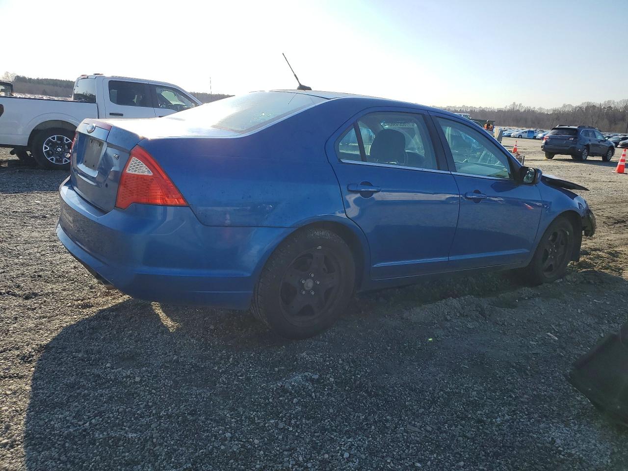 2011 FORD FUSION SE photo 3