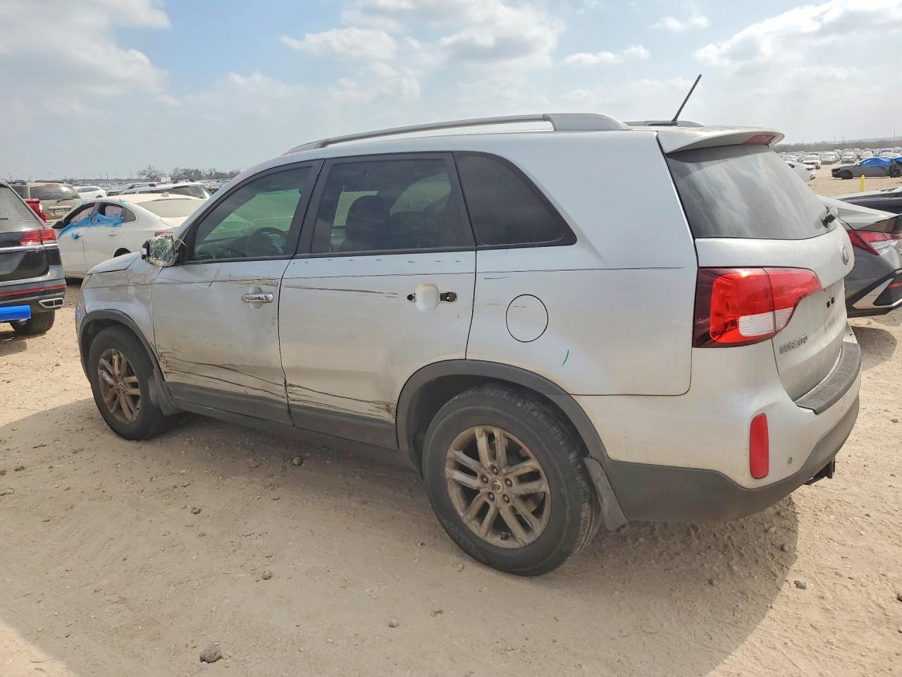 2014 KIA SORENTO LX photo 4
