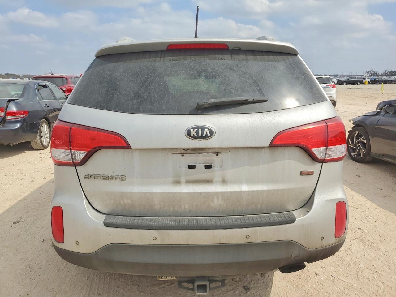 2014 KIA SORENTO LX photo 16