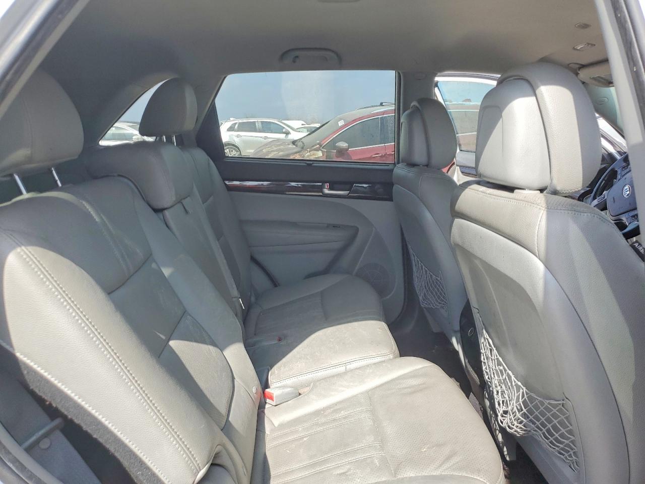 2014 KIA SORENTO LX photo 28