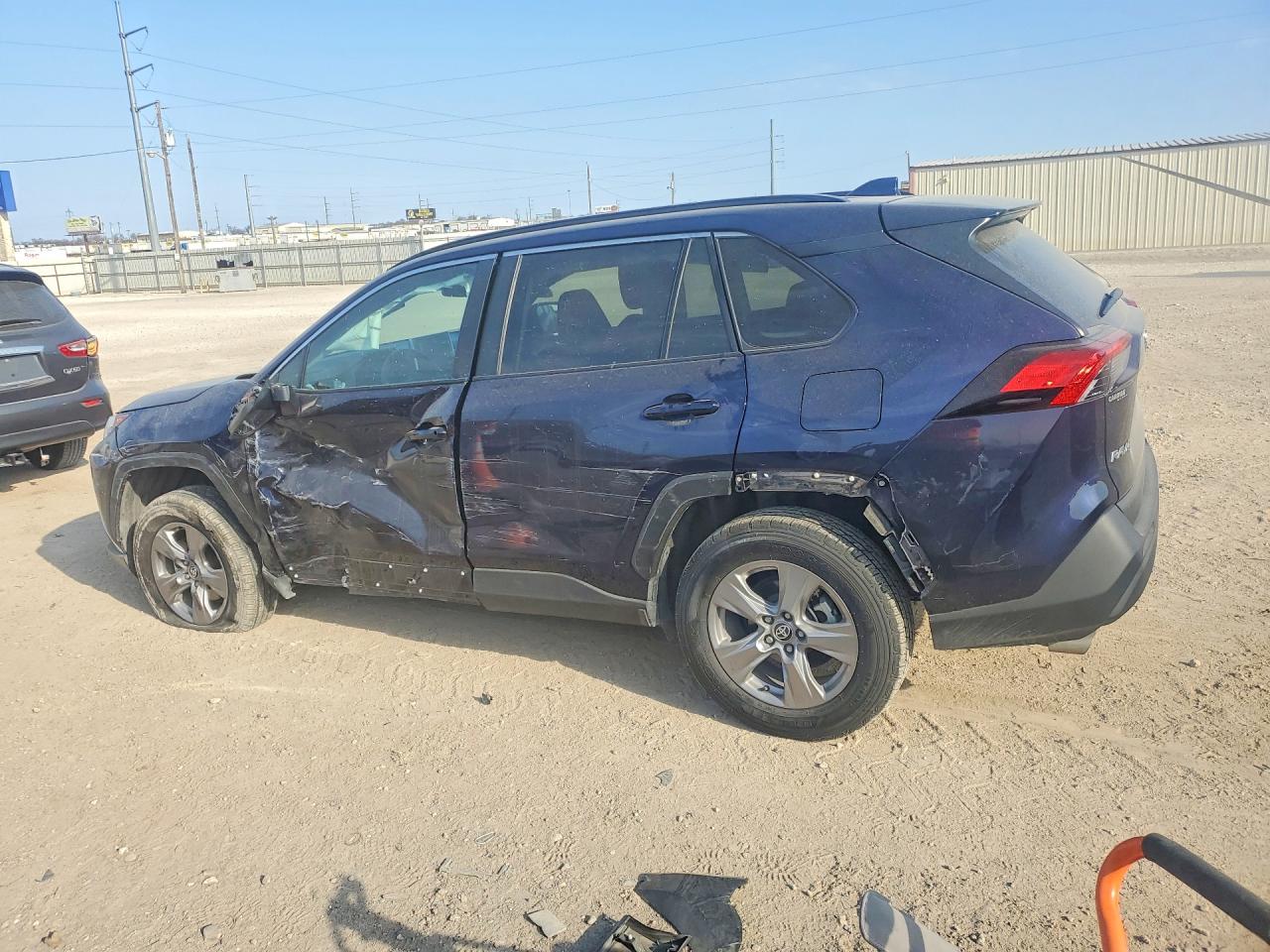 2024 TOYOTA RAV4 XLE photo 3