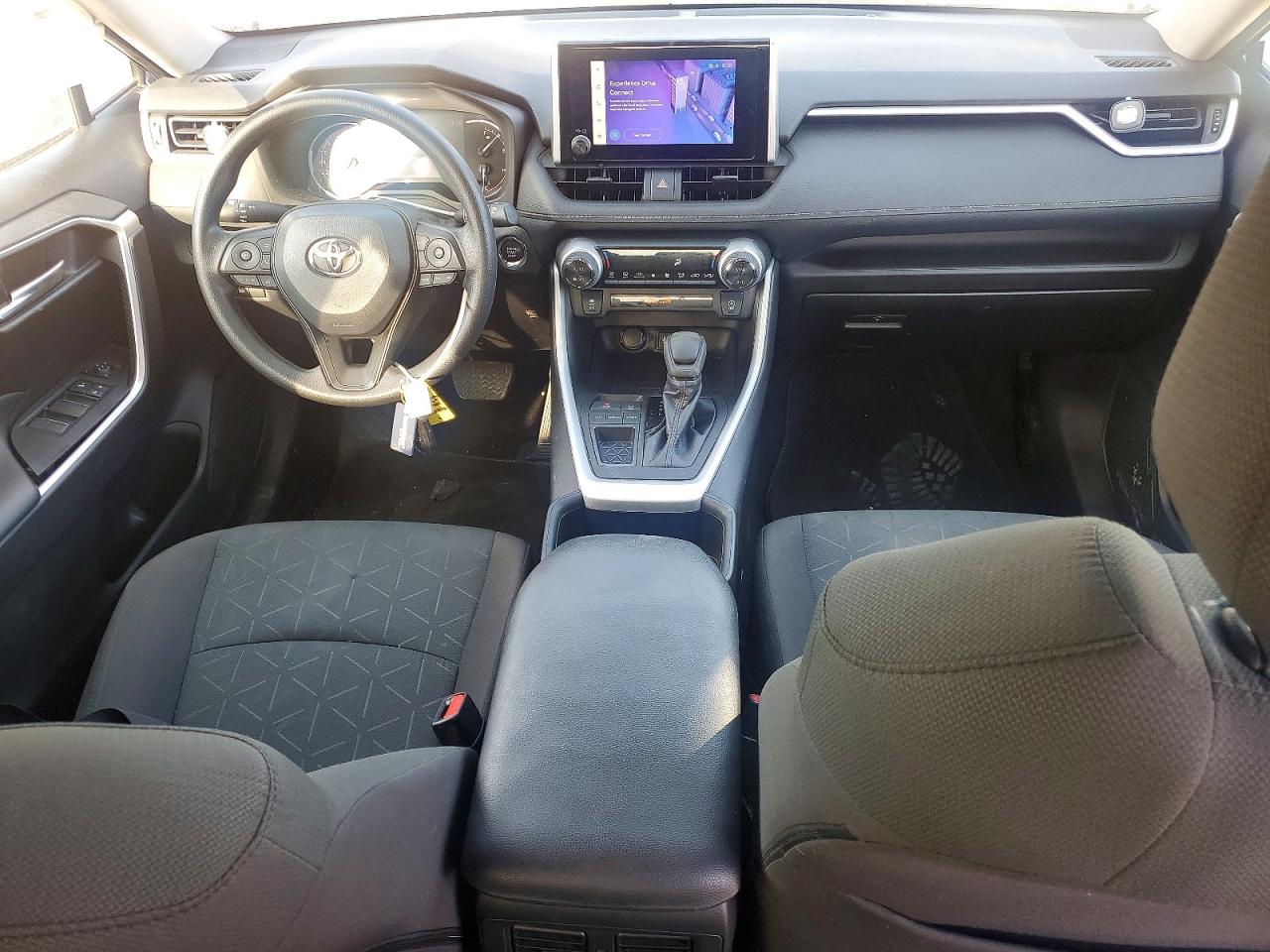 2024 TOYOTA RAV4 XLE photo 15