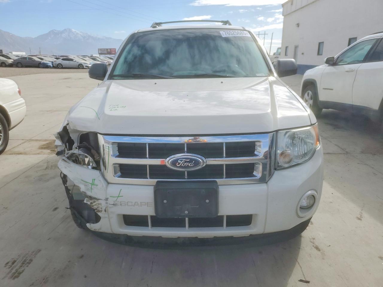 2012 FORD ESCAPE XLT photo 5