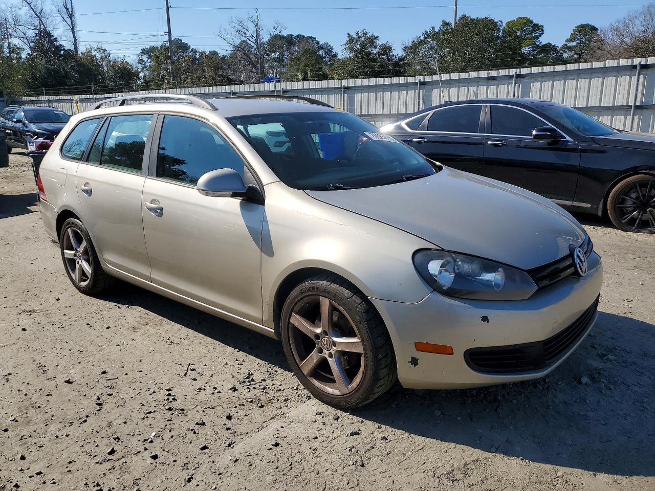 2013 VOLKSWAGEN JETTA S photo 4