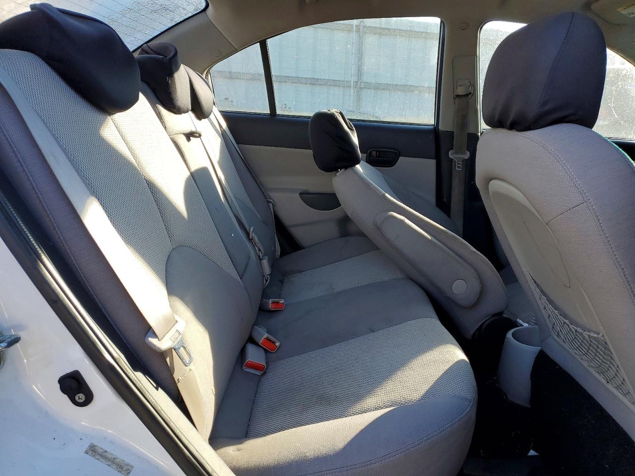 2009 HYUNDAI ACCENT photo 28