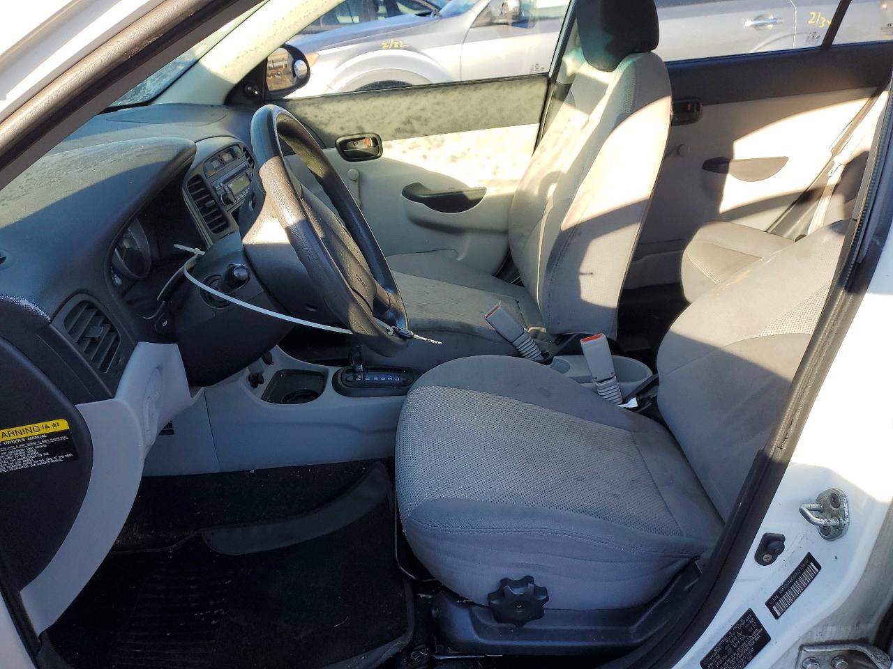 2009 HYUNDAI ACCENT photo 19