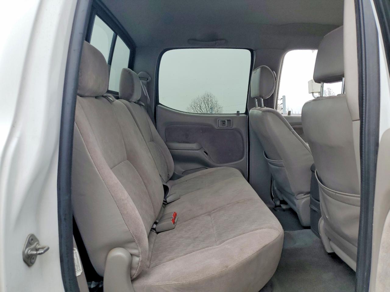 2003 TOYOTA TACOMA V6 photo 10
