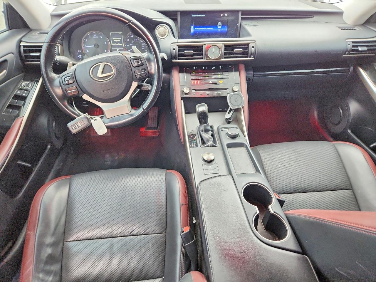 2017 LEXUS IS 200T photo 8