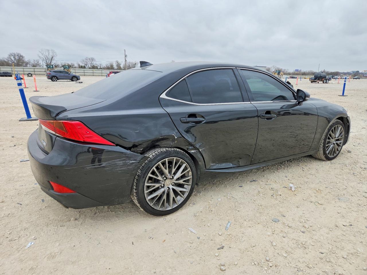2017 LEXUS IS 200T photo 3
