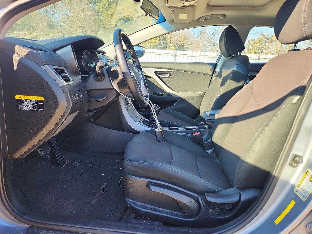 2016 HYUNDAI ELANTRA SE photo 13