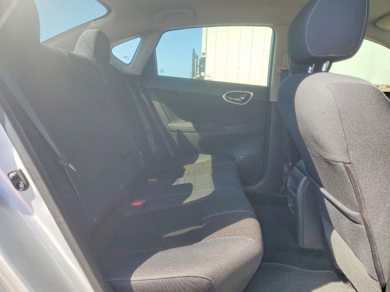 2015 NISSAN SENTRA S photo 28