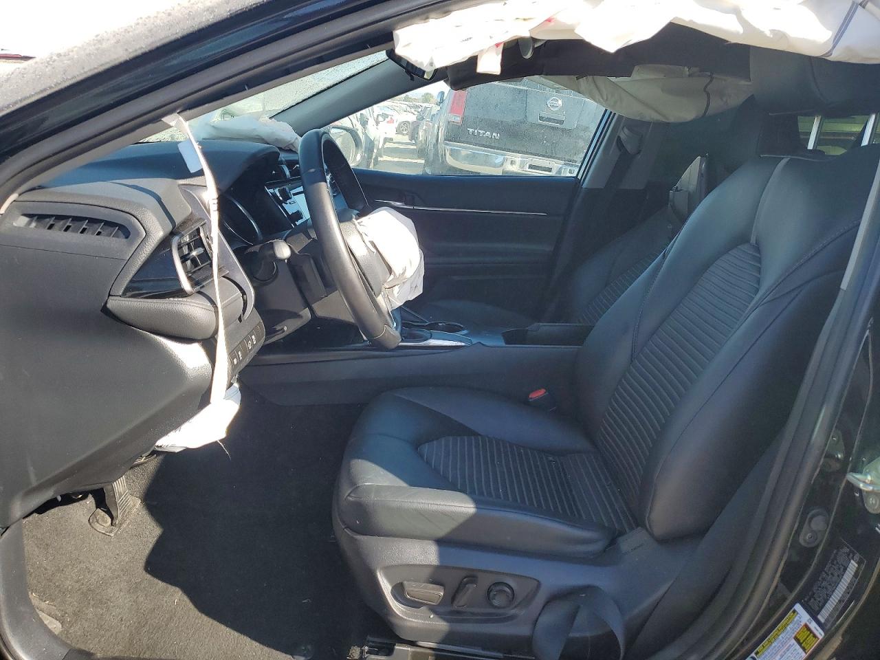 2019 TOYOTA CAMRY L photo 19