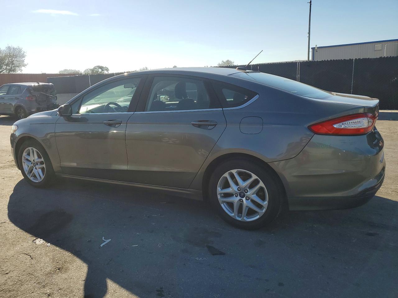 2014 FORD FUSION SE photo 4