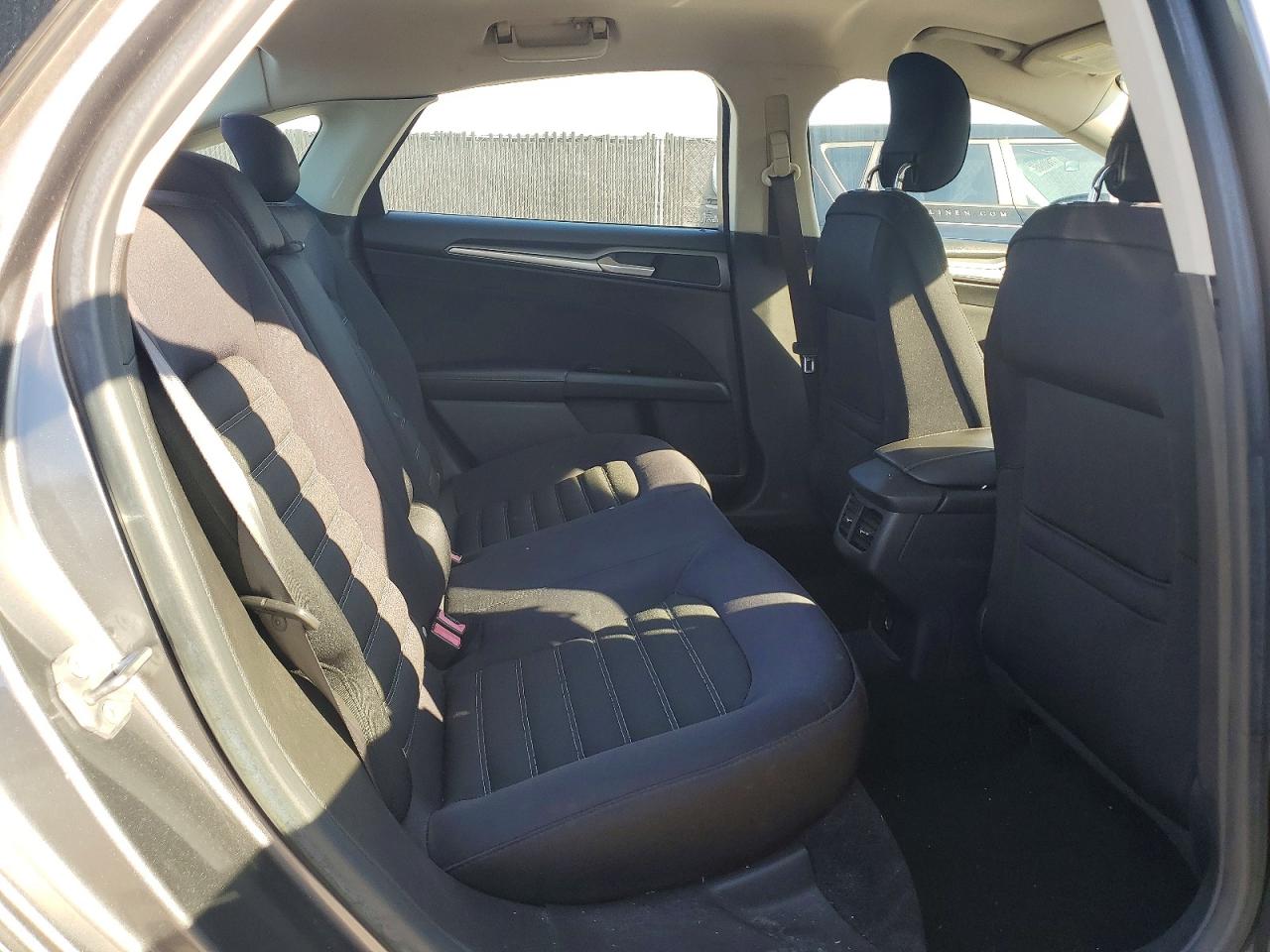 2014 FORD FUSION SE photo 28