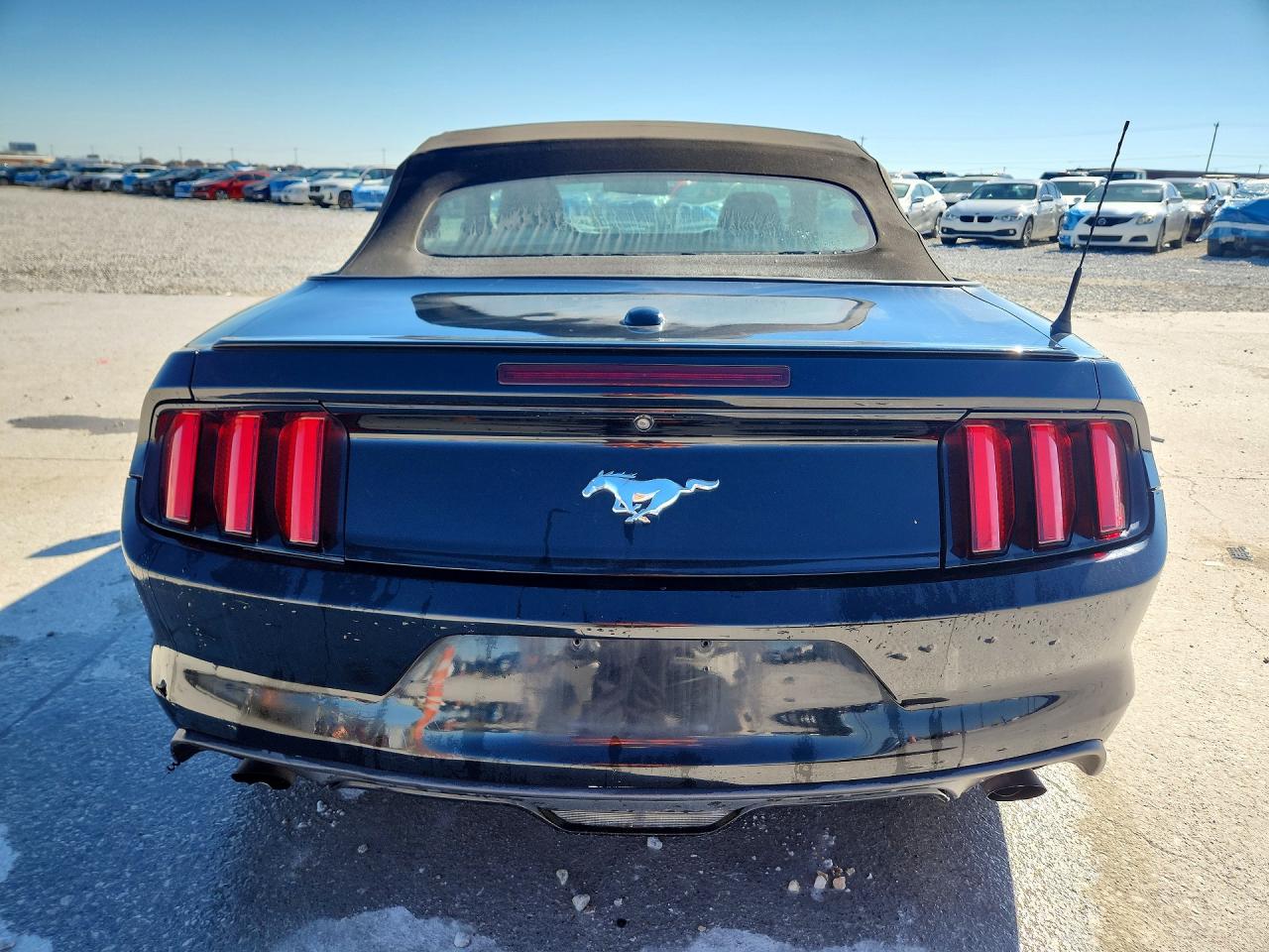 2017 FORD MUSTANG photo 6
