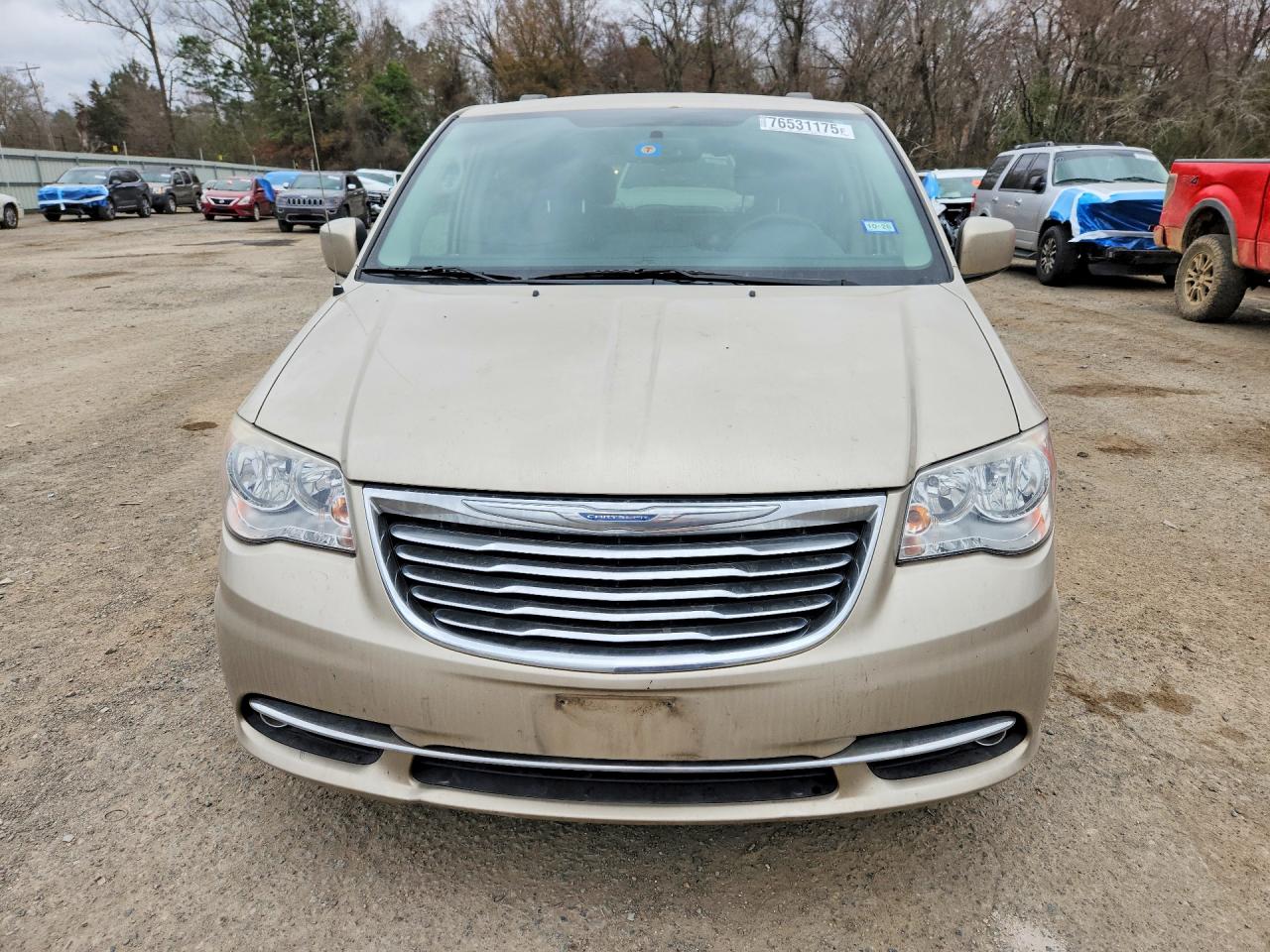 2012 CHRYSLER TOWN & COUNTRY TOURING photo 5