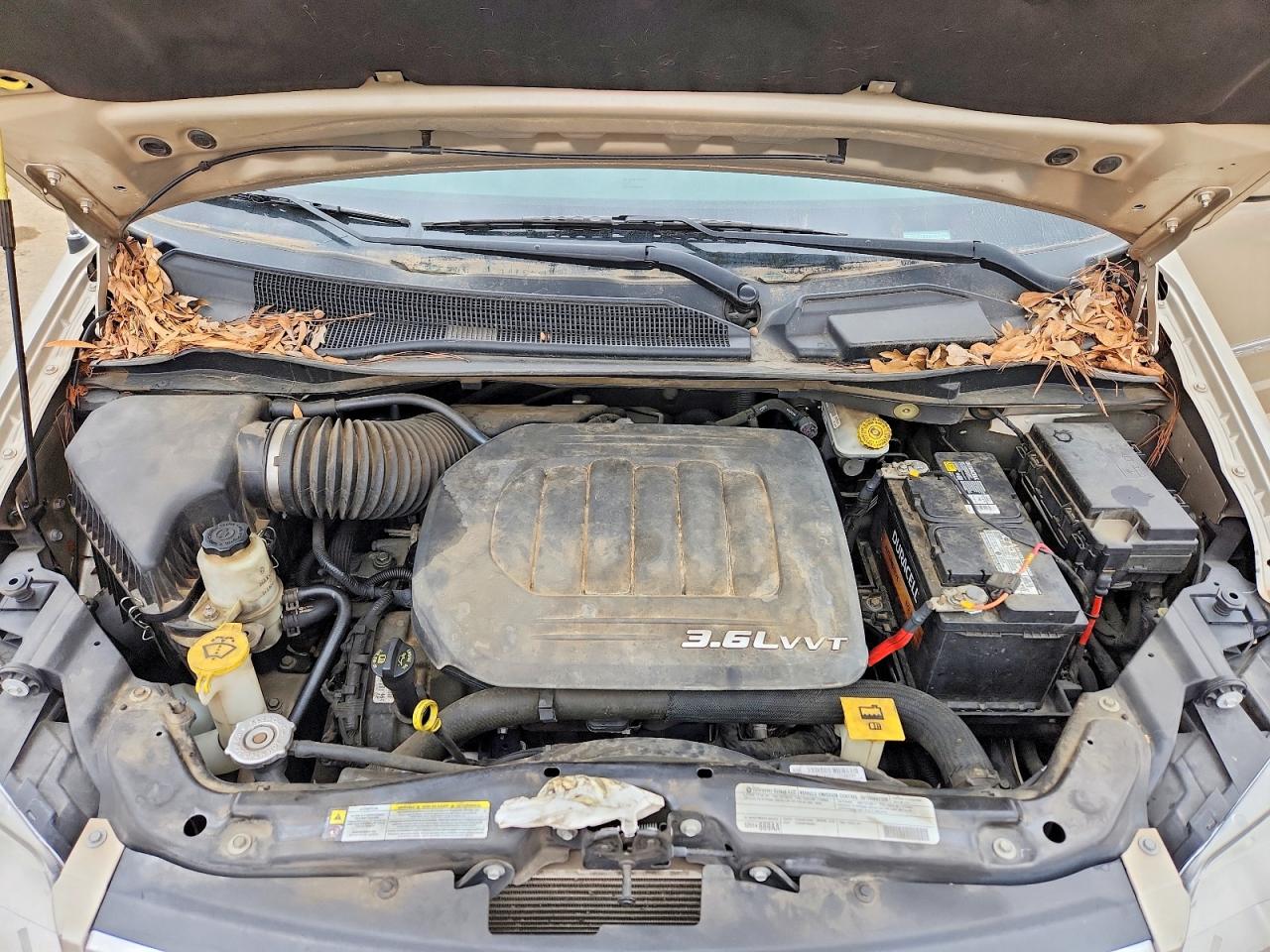 2012 CHRYSLER TOWN & COUNTRY TOURING photo 12