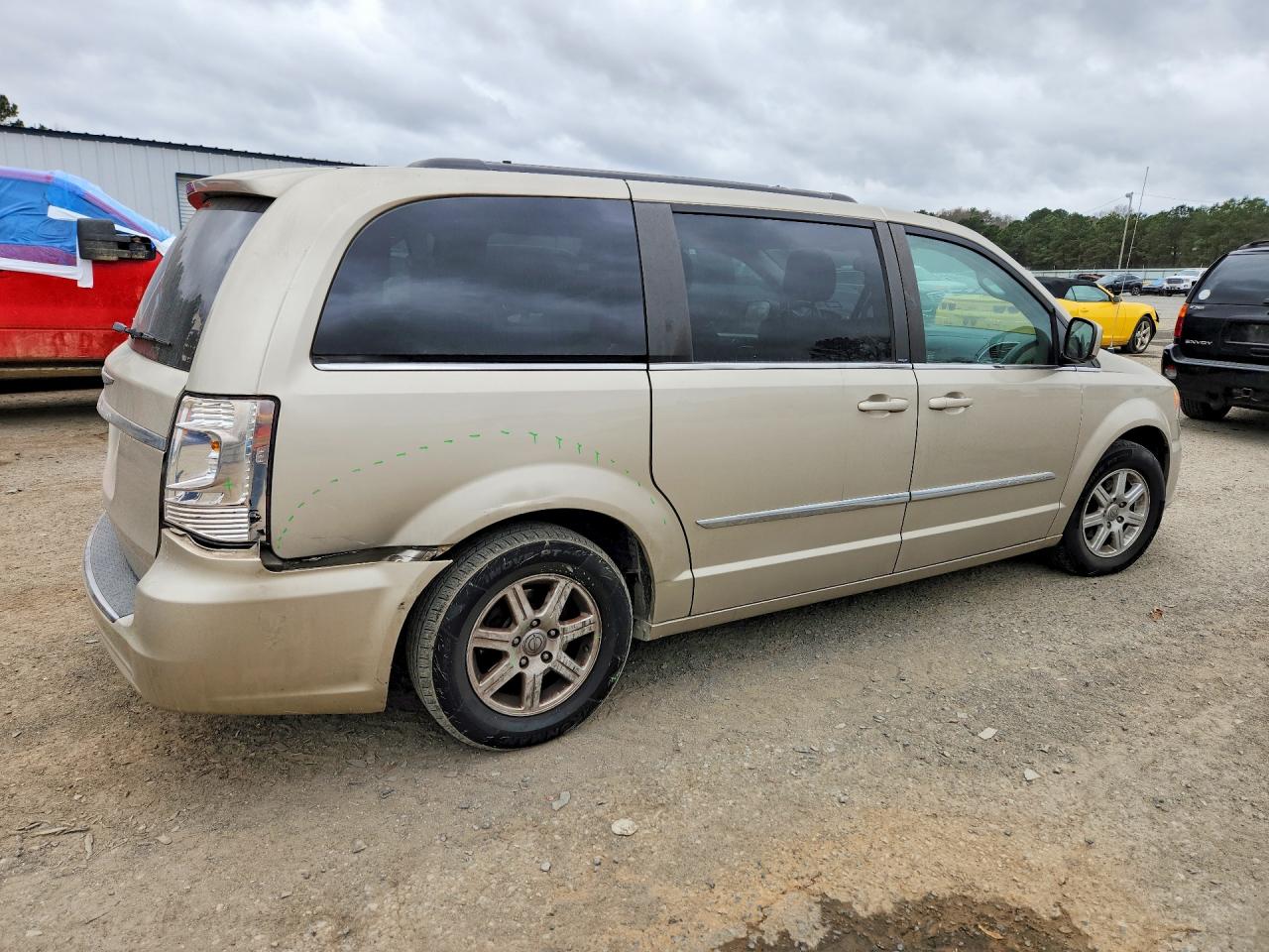 2012 CHRYSLER TOWN & COUNTRY TOURING photo 3