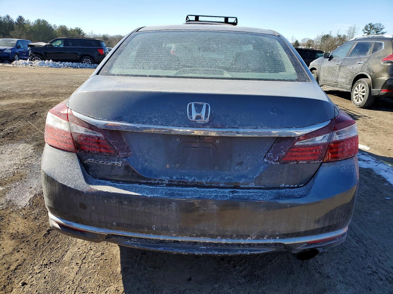 2017 HONDA ACCORD LX photo 16