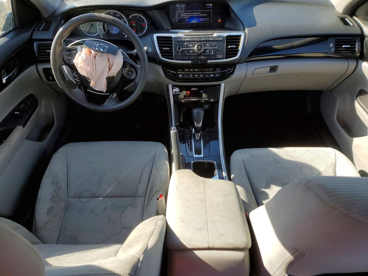 2017 HONDA ACCORD LX photo 22