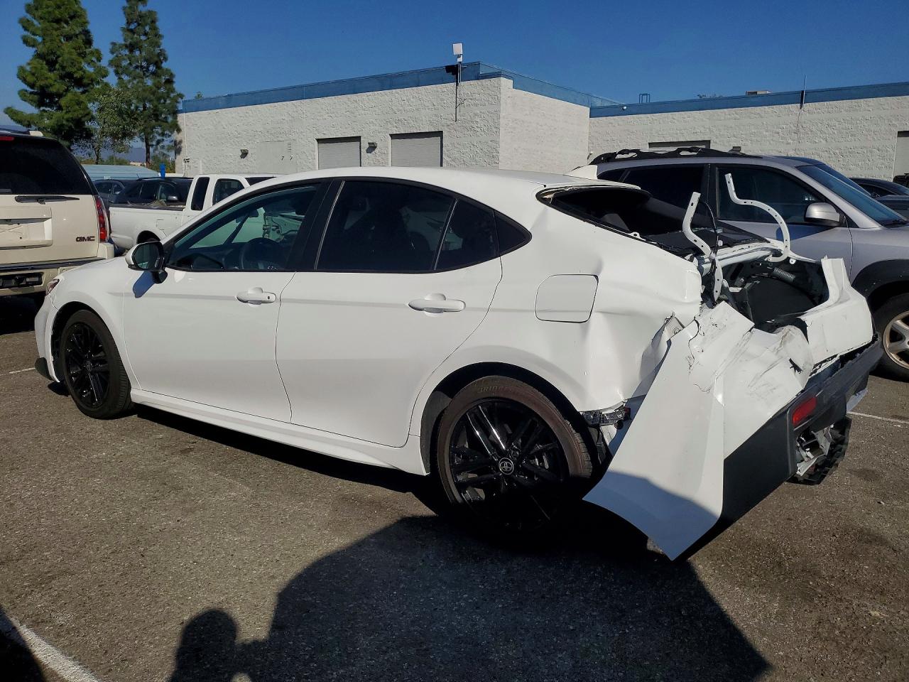 2025 TOYOTA CAMRY SE photo 2