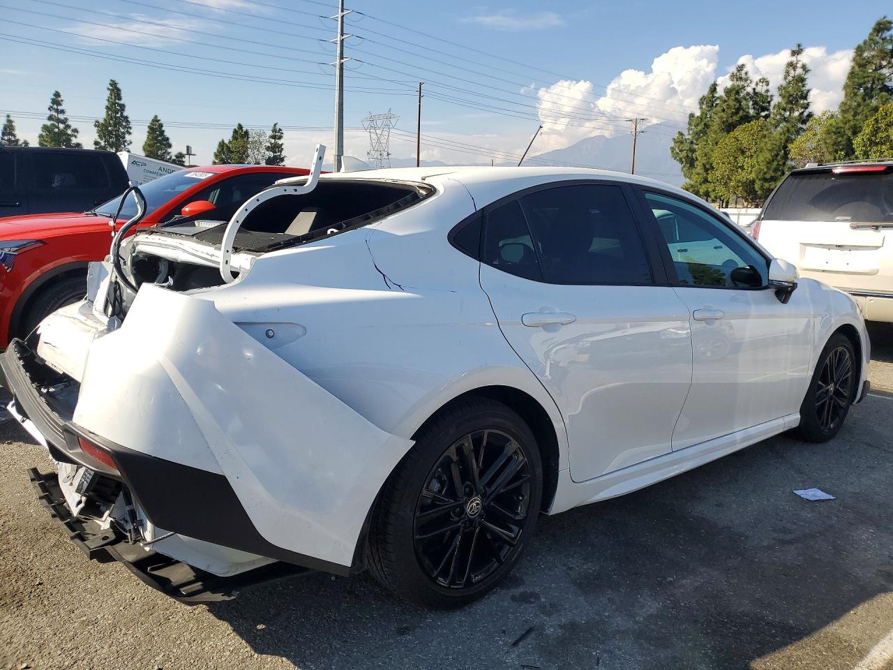 2025 TOYOTA CAMRY SE photo 3