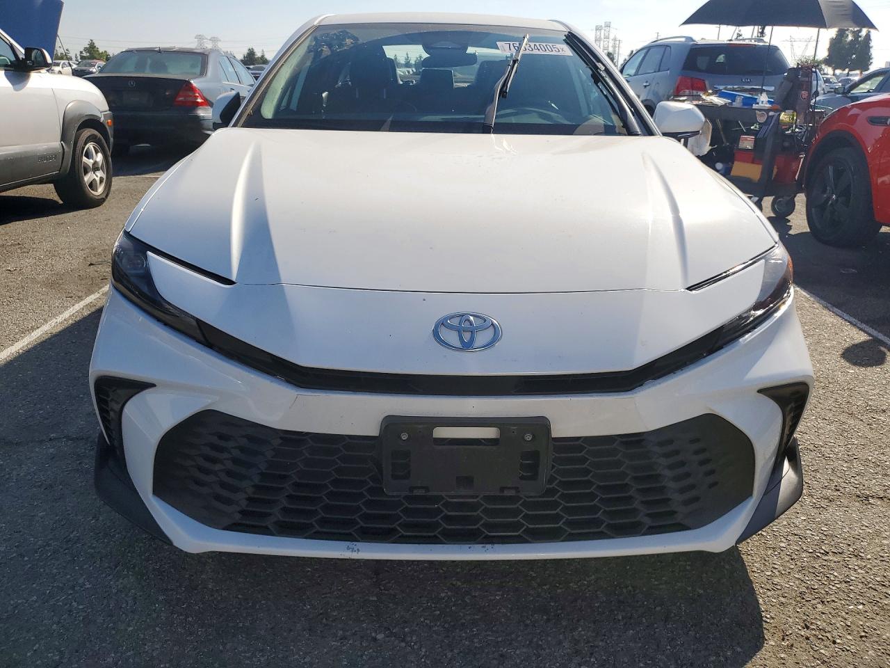 2025 TOYOTA CAMRY SE photo 5
