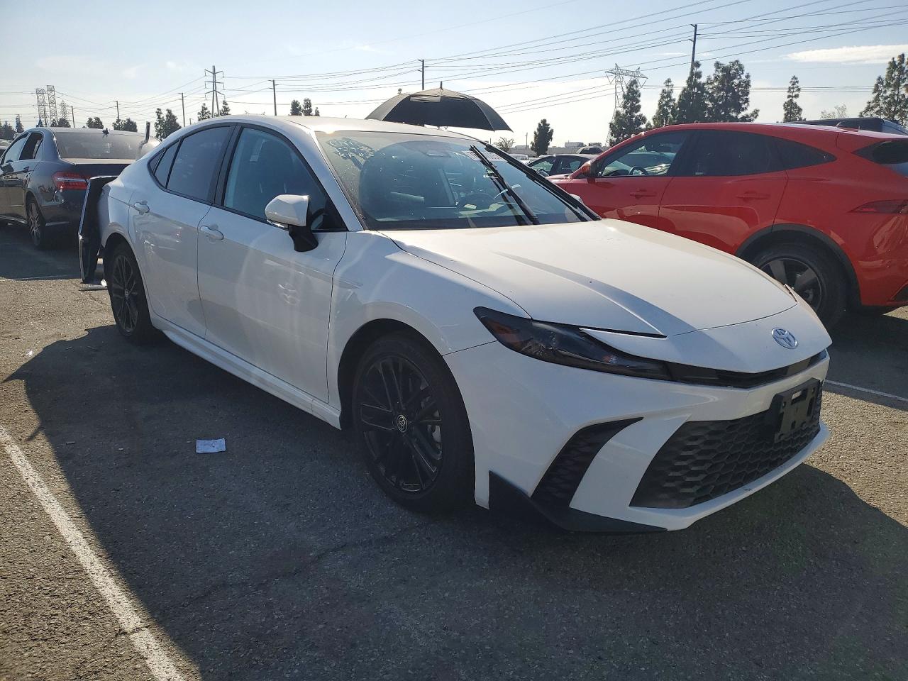 2025 TOYOTA CAMRY SE photo 4