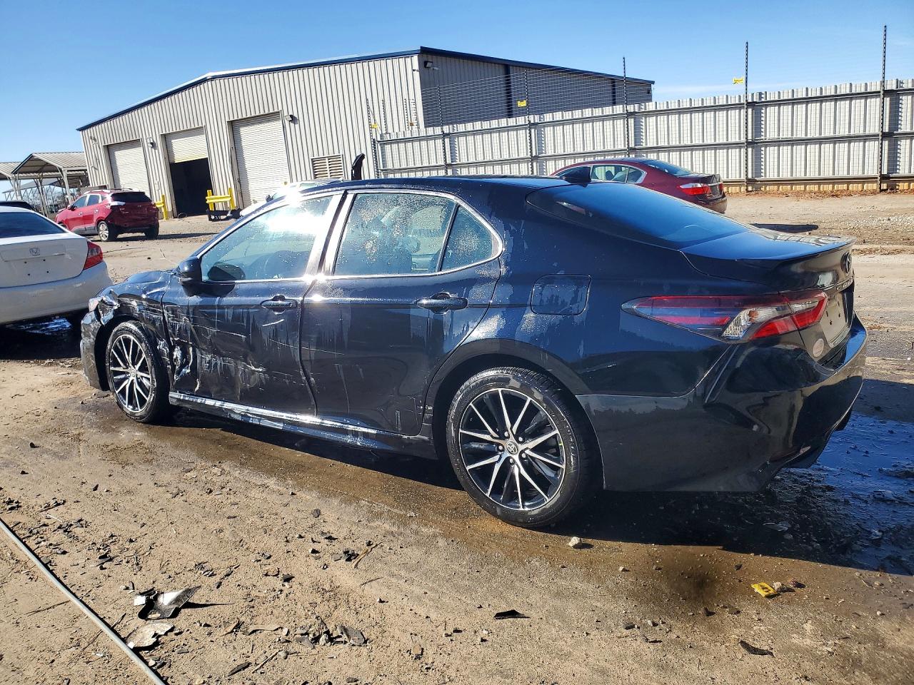 2021 TOYOTA CAMRY SE photo 4