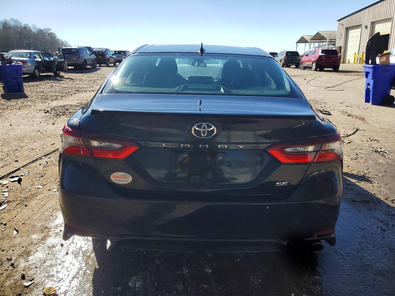 2021 TOYOTA CAMRY SE photo 16