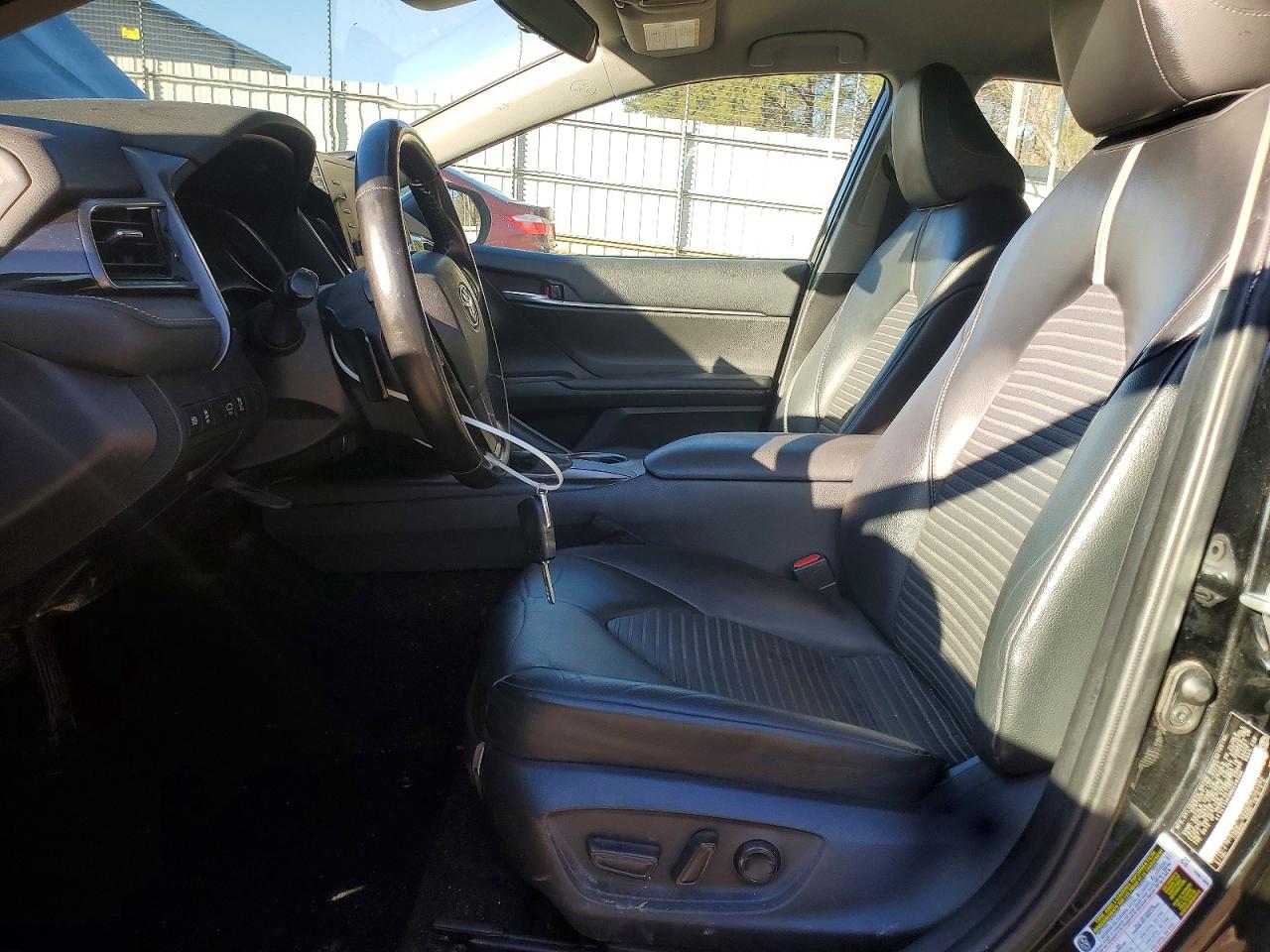 2021 TOYOTA CAMRY SE photo 19