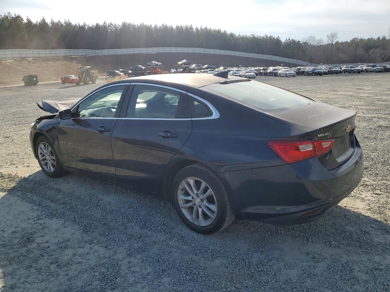 2017 CHEVROLET MALIBU LT photo 3