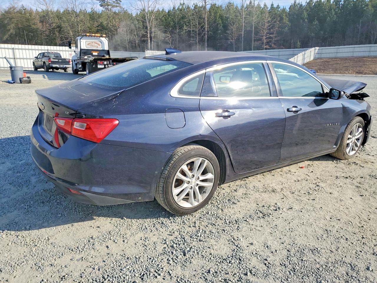 2017 CHEVROLET MALIBU LT photo 5