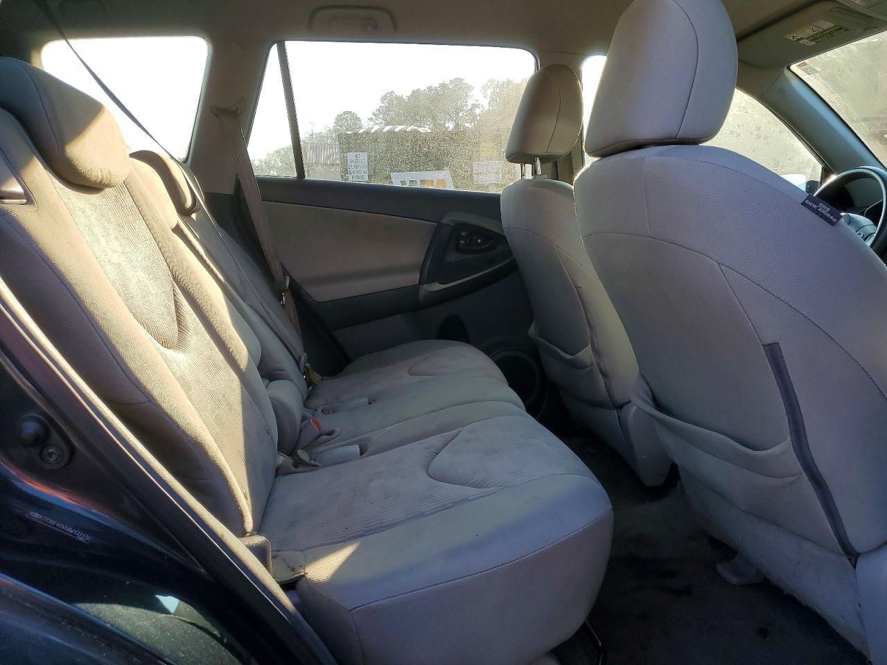 2011 TOYOTA RAV4 BASE photo 11