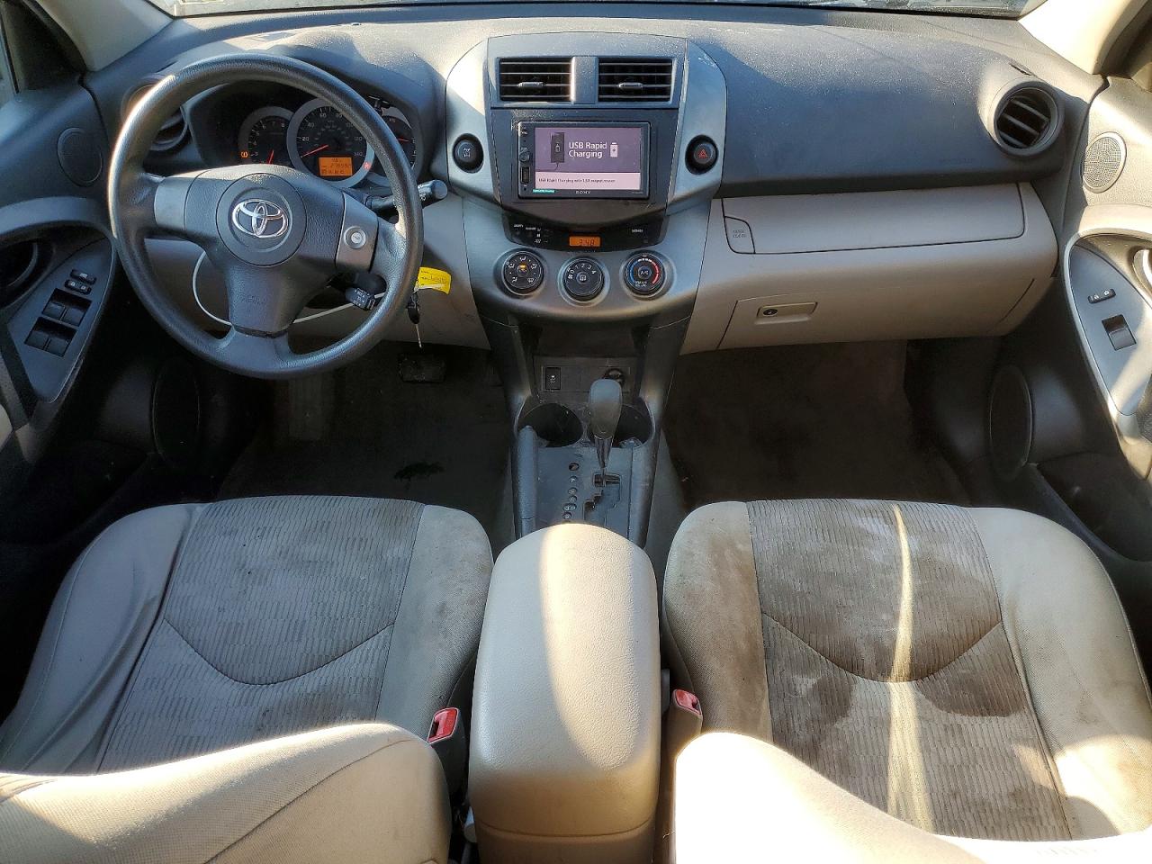 2011 TOYOTA RAV4 BASE photo 8