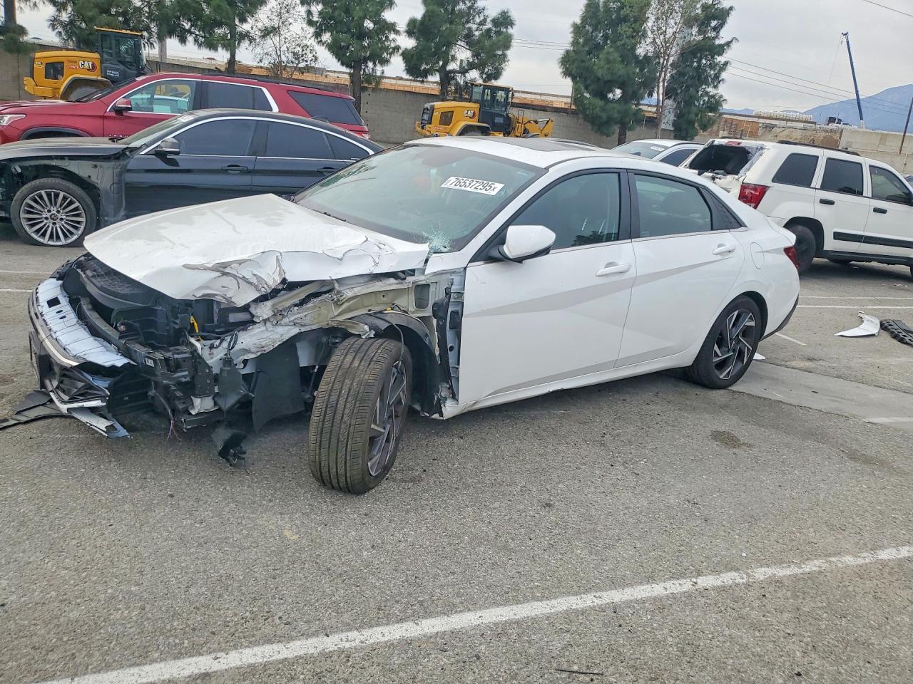 2024 HYUNDAI ELANTRA