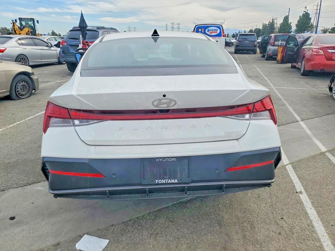 2024 HYUNDAI ELANTRA LIMITED photo 11