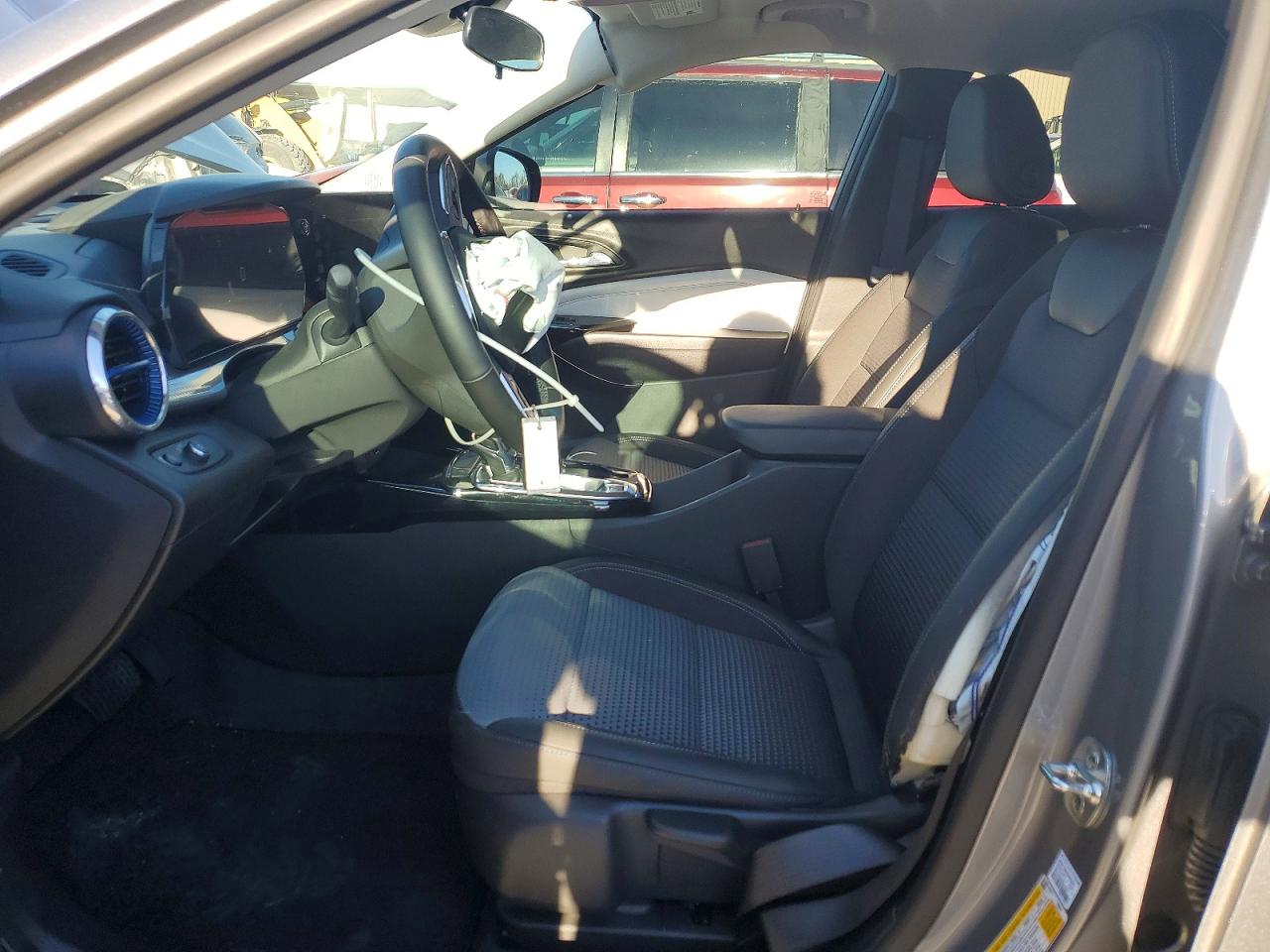 2025 CHEVROLET TRAX 1LT photo 13