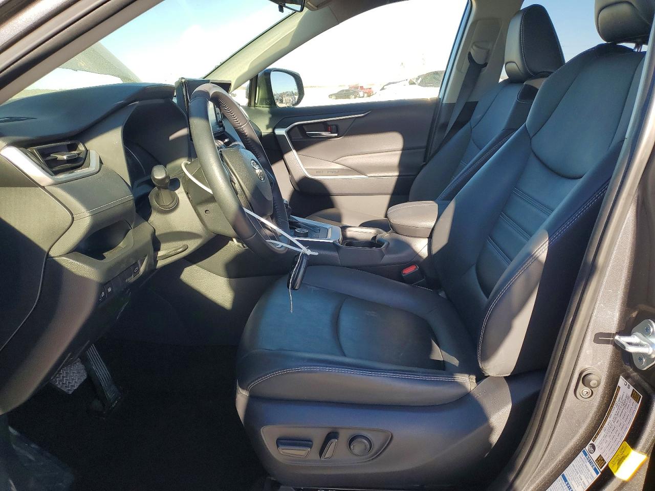 2021 TOYOTA RAV4 XLE PREMIUM photo 7