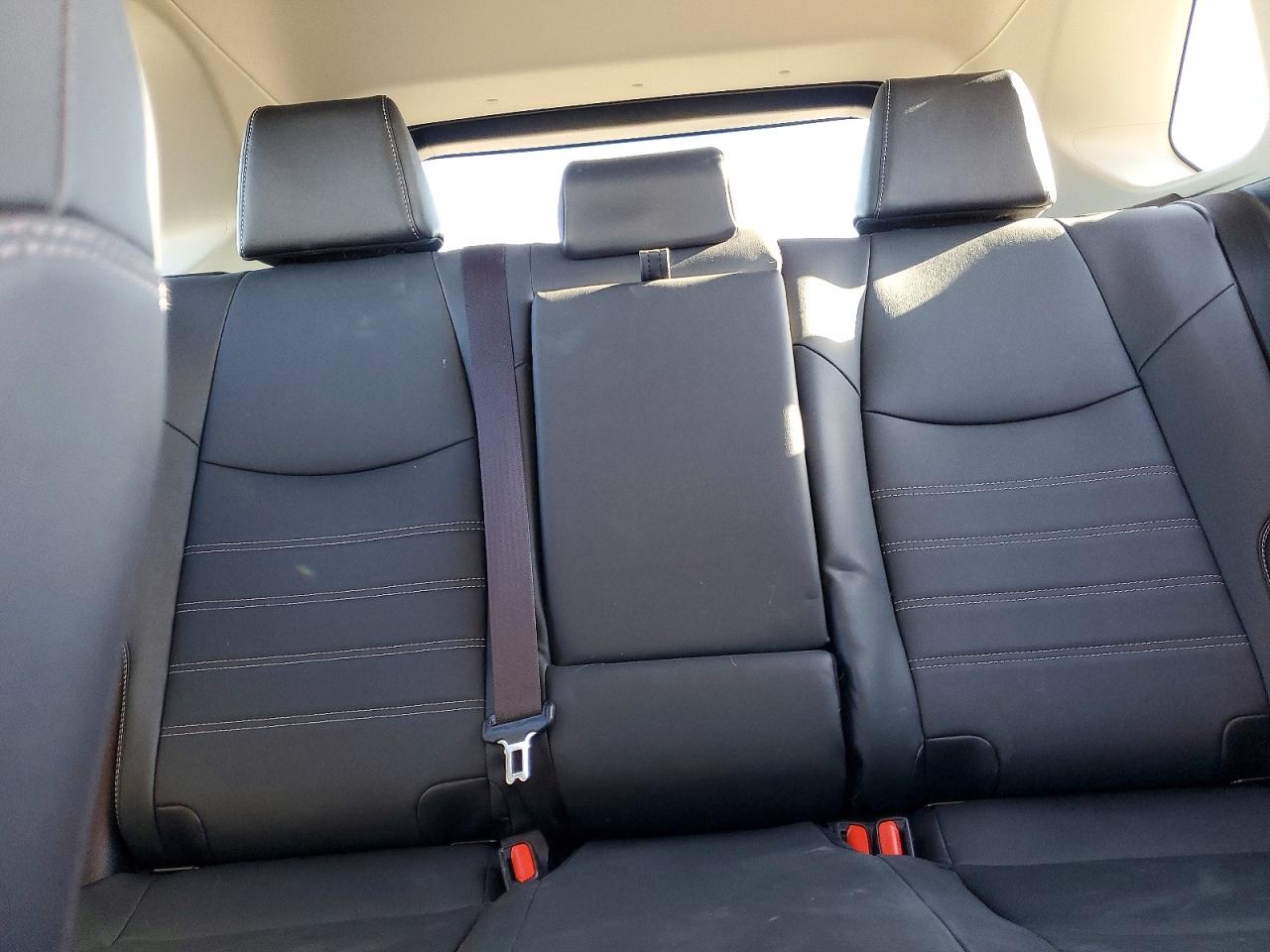 2021 TOYOTA RAV4 XLE PREMIUM photo 10