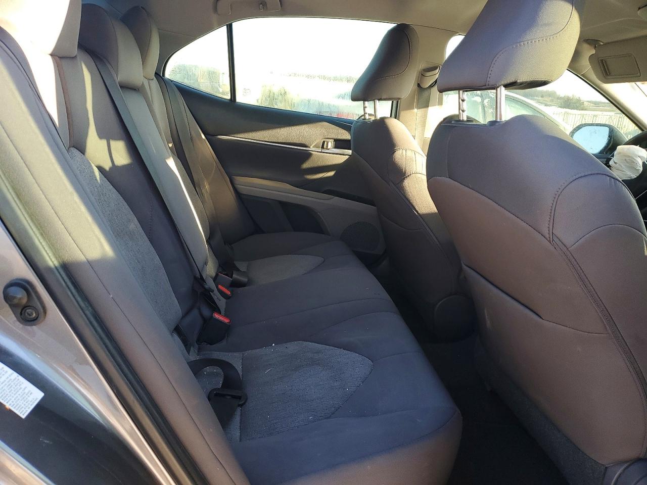 2018 TOYOTA CAMRY L photo 10