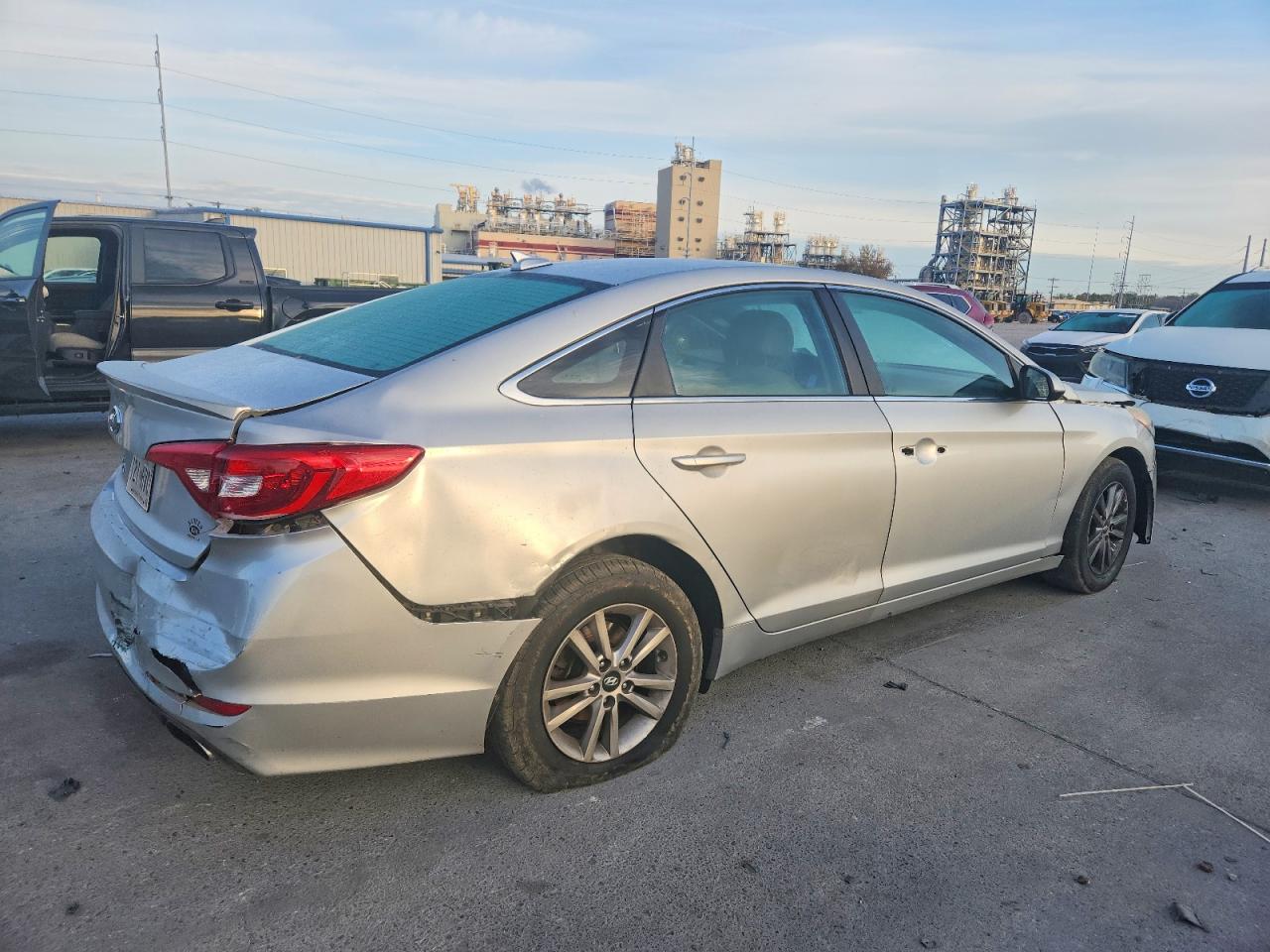 2015 HYUNDAI SONATA SE photo 5