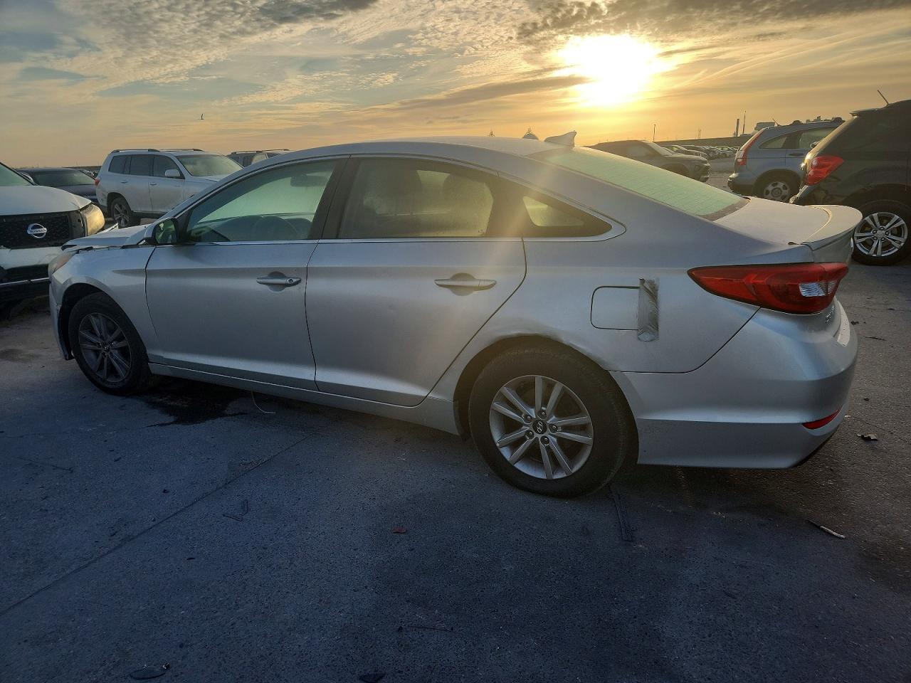 2015 HYUNDAI SONATA SE photo 3