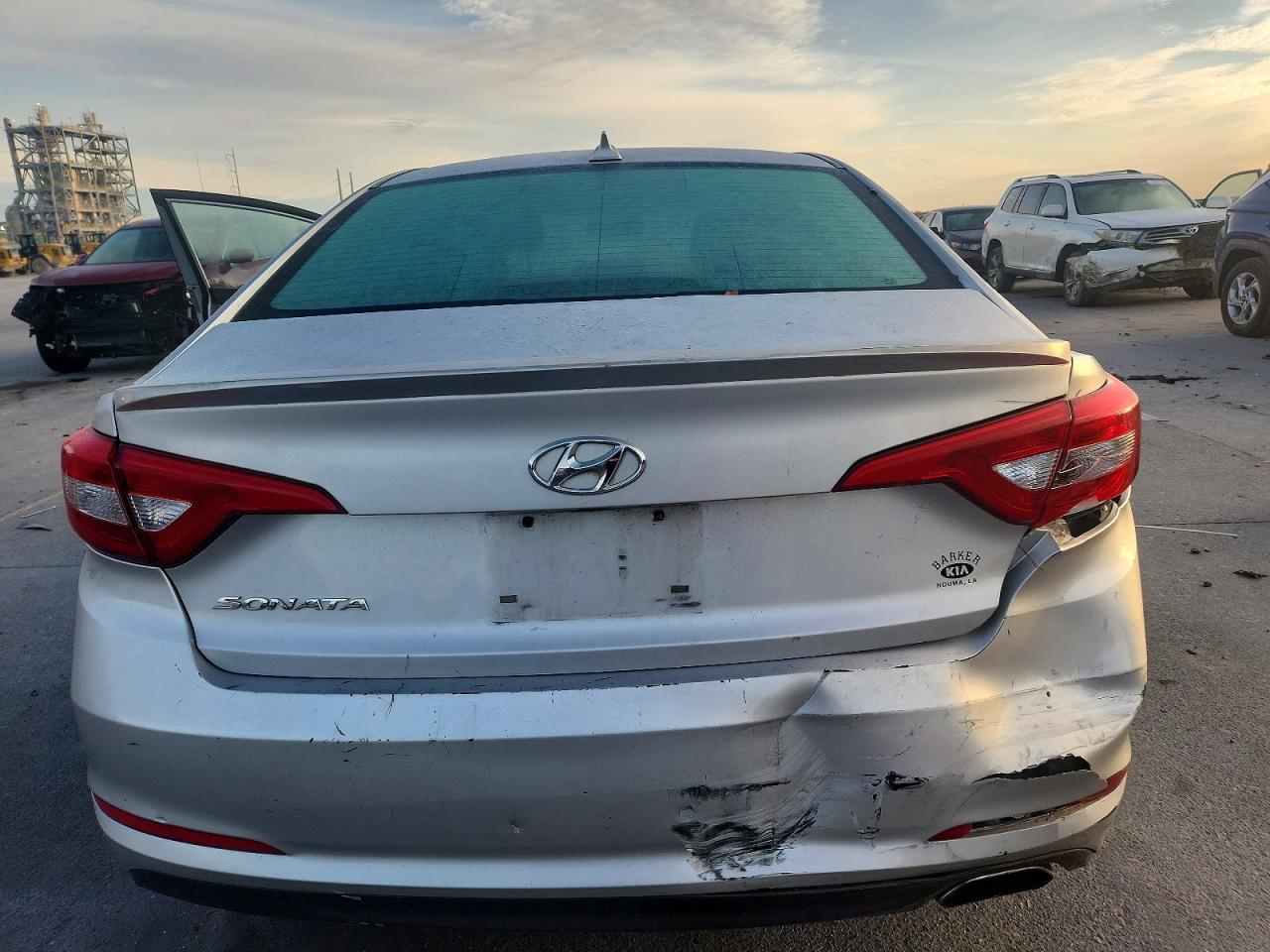 2015 HYUNDAI SONATA SE photo 11